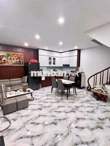 Cho thuê nhà Mỹ Đình DT 45m2 x 5 tầng 4PN 12tr 🔥