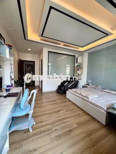 Cho thuê nhà full thất đg số 28 cách Aeon mall vài bước chân 5*20