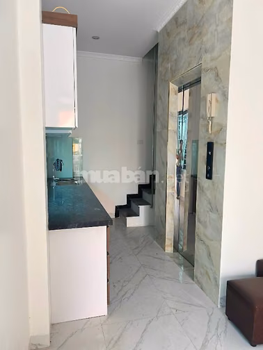 Cho thuê nguyên căn hộ 5tầng x35m2 có thang máy