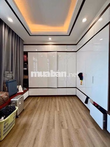 Cho thuê nhà full thất đg số 28 cách Aeon mall vài bước chân 5*20