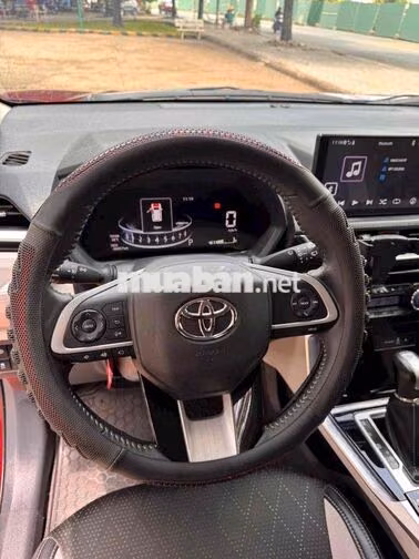 Toyota Veloz Cross 1.5 TOP 2023 AT, Góp 180tr