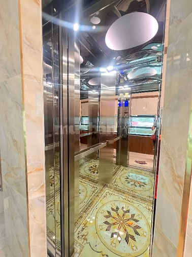 Cho thuê nguyên căn hộ 5tầng x35m2 có thang máy