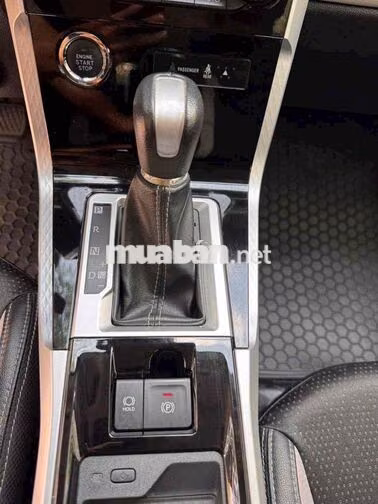 Toyota Veloz Cross 1.5 TOP 2023 AT, Góp 180tr