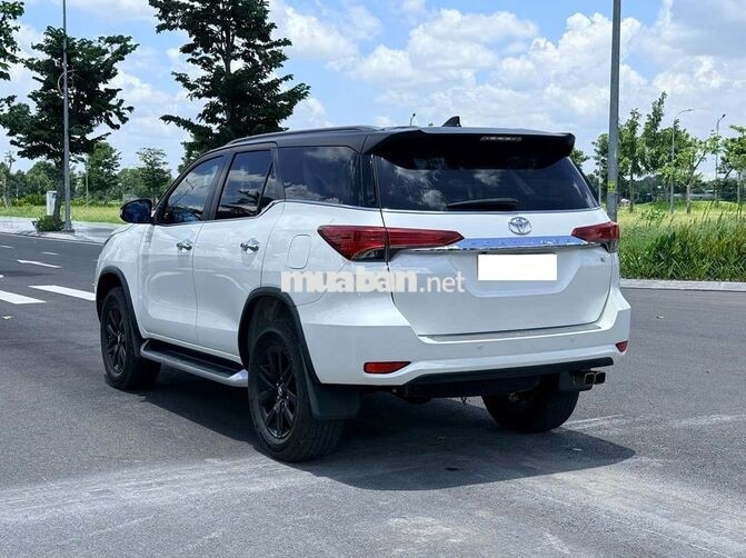 Toyota Fortuner 2017 2 cầu Trắng 67.000km