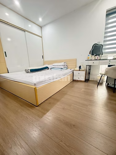 Cần bán căn hộ 3PN 2WC tại Tòa chung cư 30T, Nguyễn Chánh, Yên Hòa
