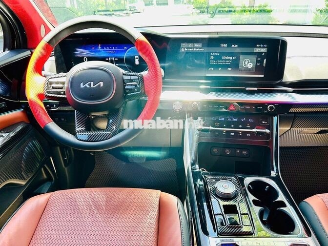 Kia Carnival Signature sản xuất 2023
