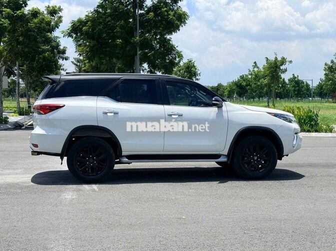 Toyota Fortuner 2017 2 cầu Trắng 67.000km
