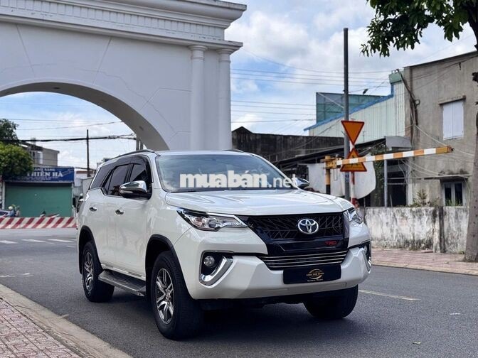 Toyota Fortuner 2017 Dầu Số sàn 14000 km Trắng