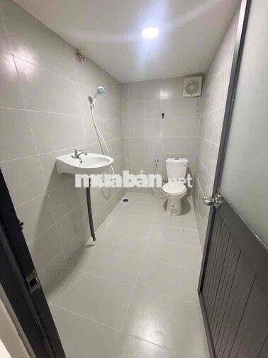 cho thuê nhà Ngã tư ga 2 phòng ngủ 2wc