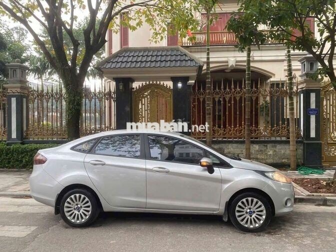 Ford Fiesta 2011 Bạc