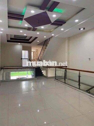 Cho thuê nhà MT Yên Thế Bắc Sơn Đường 15m view Công Viên