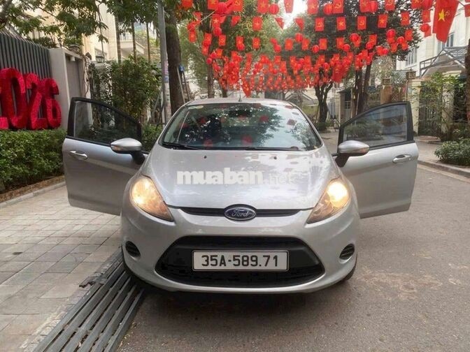 Ford Fiesta 2011 Bạc