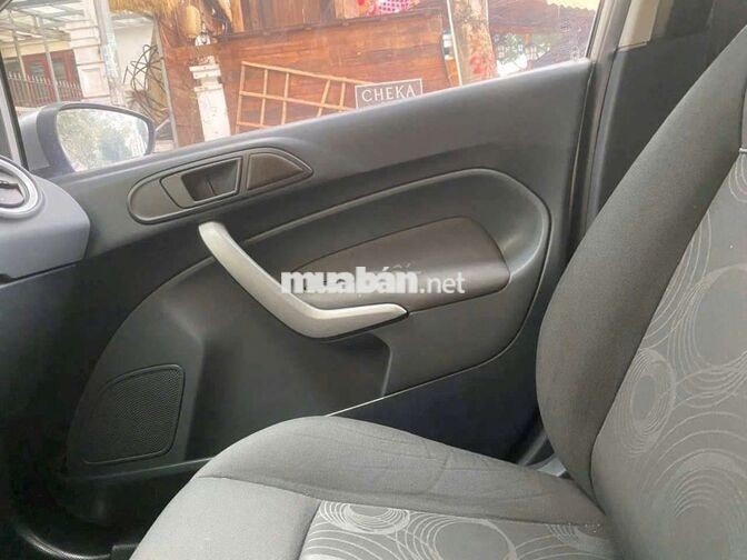 Ford Fiesta 2011 Bạc
