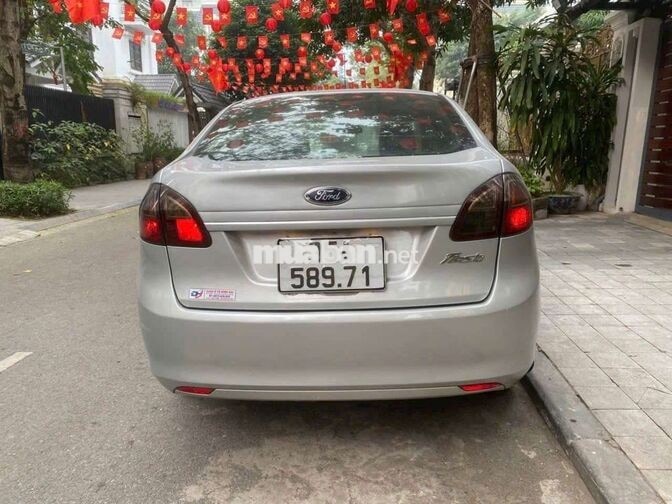 Ford Fiesta 2011 Bạc