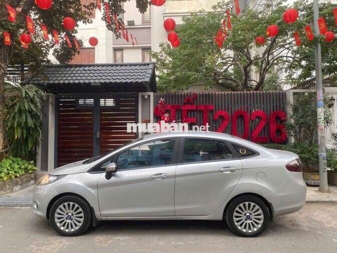 Ford Fiesta 2011 Bạc