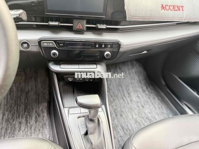 Hyundai Accent Cao cấp 2024 Đỏ 5 chỗ