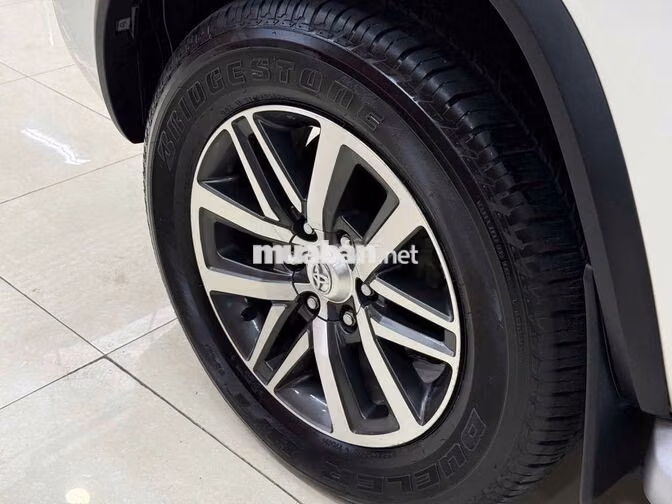 7 Chỗ - Dầu, Tự động 2 Cầu. FORTUNER 2.8AT 2018