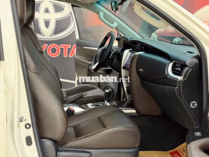 7 Chỗ - Dầu, Tự động 2 Cầu. FORTUNER 2.8AT 2018