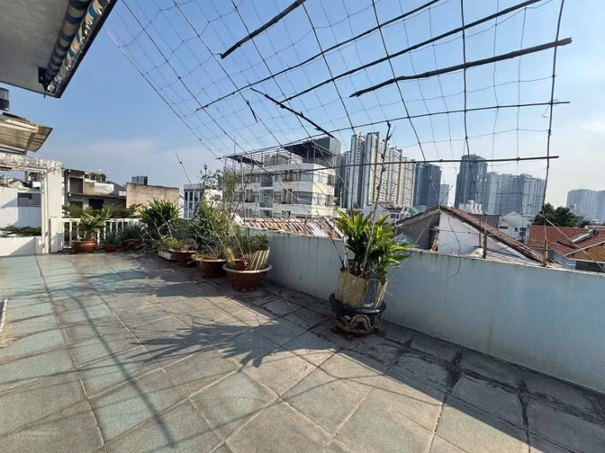 Giảm mạnh 3 tỷ nhà MT Đặng Tiến Đông 1T4L ngay sát Chung cư The Vista 