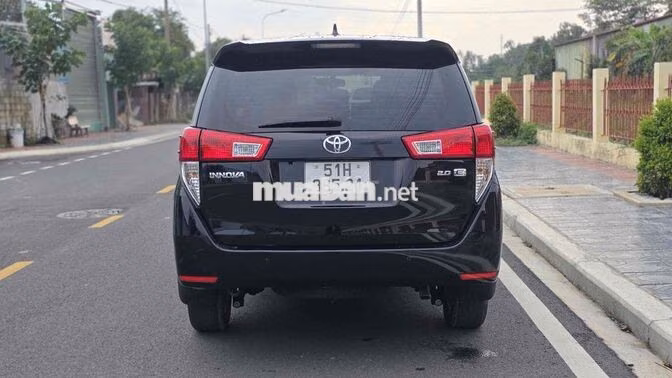 Toyota Innova 2021 2.0 MT Số sàn Đen