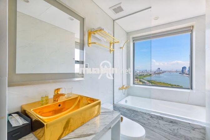 cho thuê căn hộ cao cấp GoldenBay , 2 Phòng ngủ , Hồ bơi vô cực