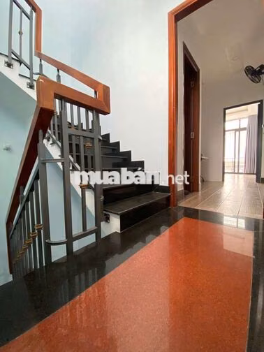 cho Thuê nhà 3 phòng Ngủ + 3 phòng bếp + 1 sân thượng 4 tầng 175m²