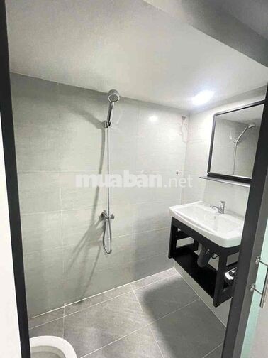Nhà nguyên căn, 3 phòng ngủ hẻm xe hơi, đường Lê Văn Lương