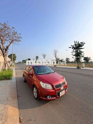 Chevrolet Aveo Sedan Đỏ