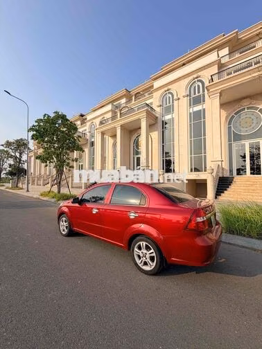 Chevrolet Aveo Sedan Đỏ