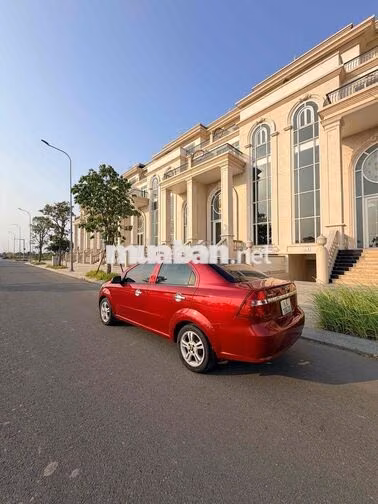 Chevrolet Aveo Sedan Đỏ