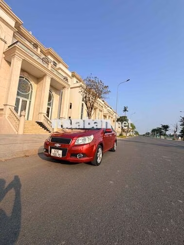 Chevrolet Aveo Sedan Đỏ