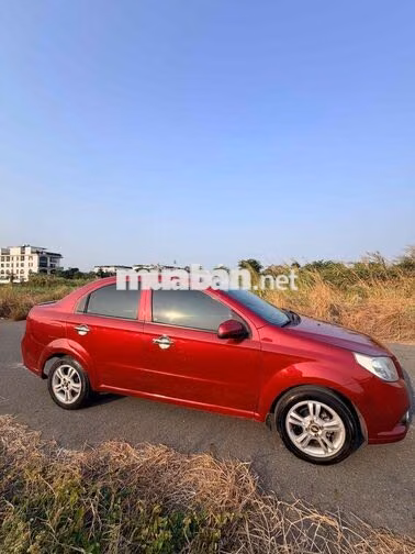 Chevrolet Aveo Sedan Đỏ