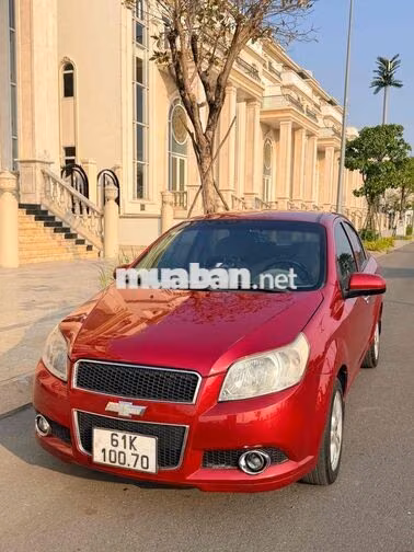 Chevrolet Aveo Sedan Đỏ