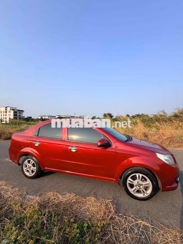 Chevrolet Aveo Sedan Đỏ