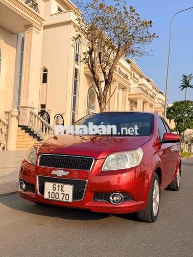 Chevrolet Aveo Sedan Đỏ