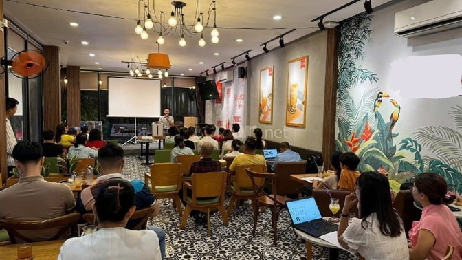 Sang quán Cafe căn góc khu Bàu Cát-Tân Bình, mở 6 năm doanh thu cao