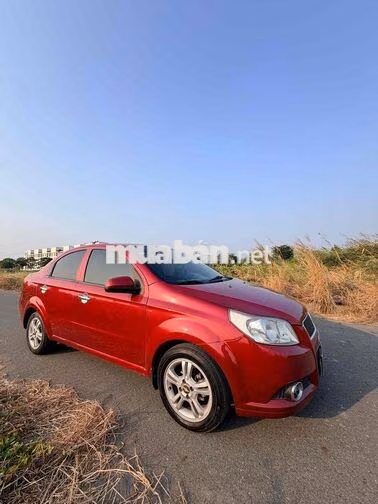 Chevrolet Aveo Sedan Đỏ