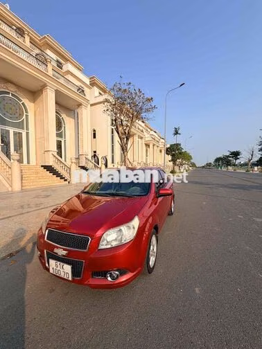 Chevrolet Aveo Sedan Đỏ