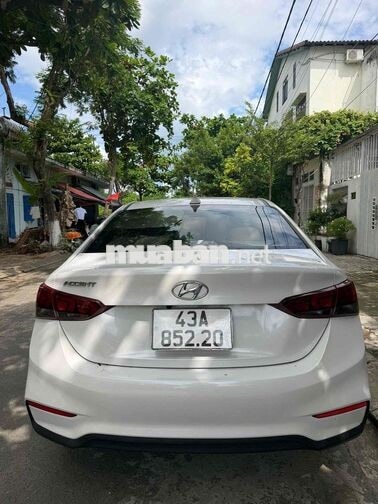 Hyundai Accent 2021 Trắng 5 chỗ