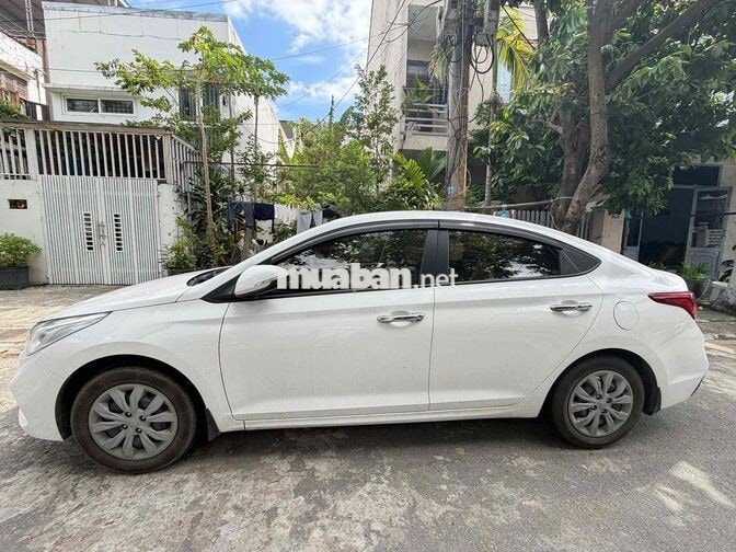 Hyundai Accent 2021 Trắng 5 chỗ