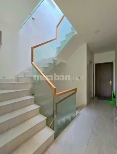 Cho thuê nhà Sadeco Phước Kiển, Hầm 3,5 lầu,DT:5x20.nhà đẹp. Giá:25tr/