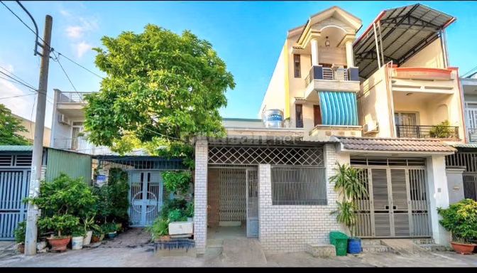 Bán nhà hẻm xe hơi 5m đường Tỉnh Lộ 10, Phường Bình Trị Đông, Bình Tân