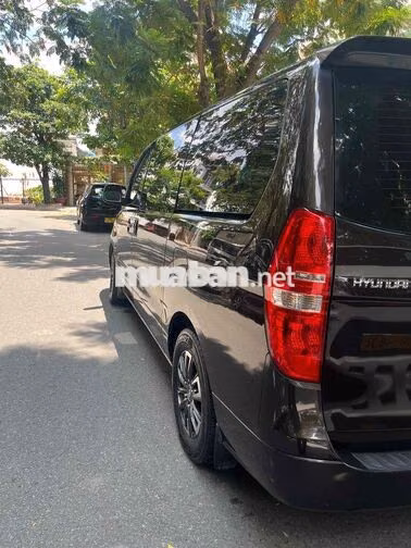 Hyundai Starex 2016 9 chỗ Tự động Nâu