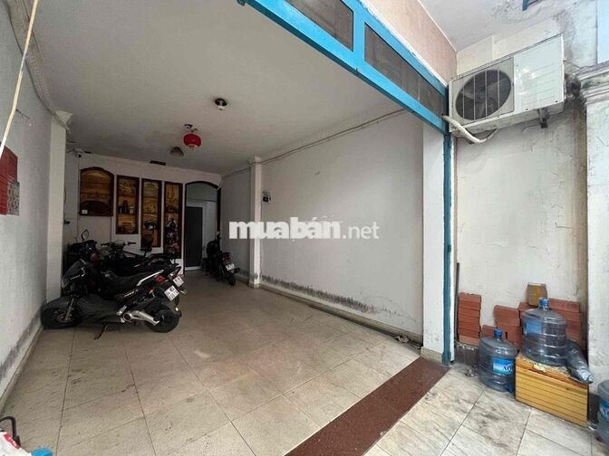 Cho Thuê Căn Hộ Gác Full Nội Thất Rộng 30m2 Ngay Nhà Hát Hoà Bình