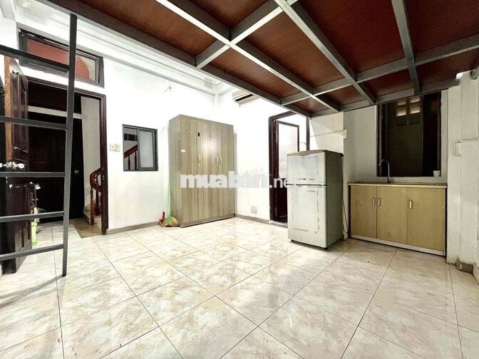 Cho Thuê Căn Hộ Gác Full Nội Thất Rộng 30m2 Ngay Nhà Hát Hoà Bình