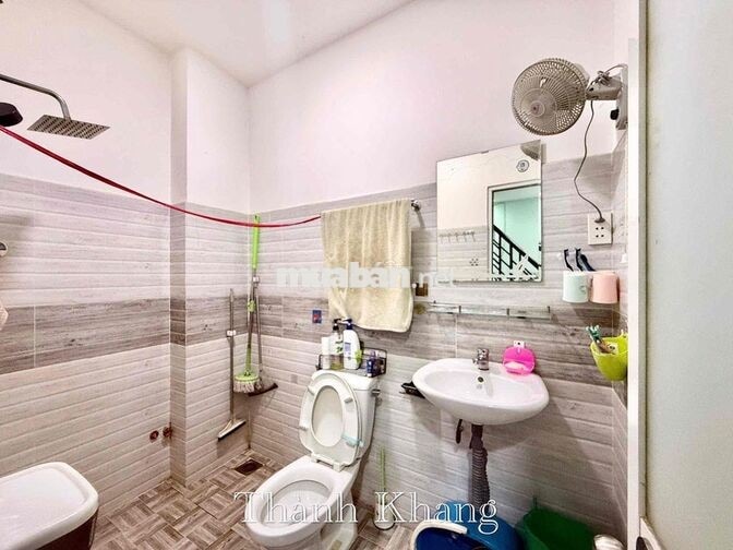 Cho Thuê Căn Hộ Nguyên Tầng 40m2 Cửa Sổ Ngay Đại Học Kinh Tế UEH Q10