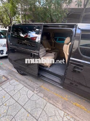 Hyundai Starex 2016 9 chỗ Tự động Nâu