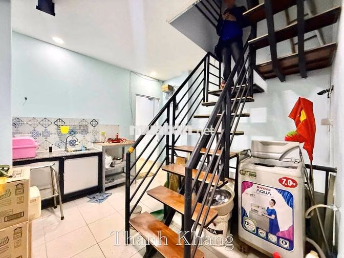 Cho Thuê Căn Hộ Nguyên Tầng 40m2 Cửa Sổ Ngay Đại Học Kinh Tế UEH Q10