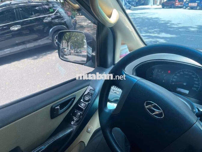 Hyundai Starex 2016 9 chỗ Tự động Nâu