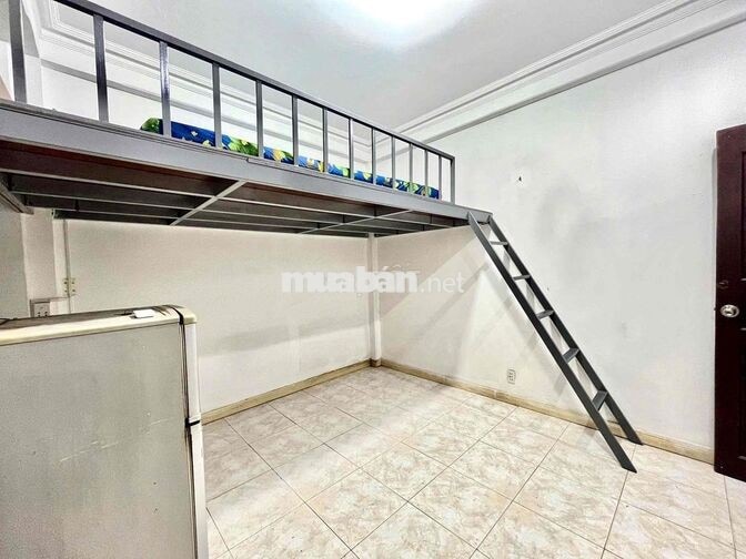 Cho Thuê Căn Hộ Gác Full Nội Thất Rộng 30m2 Ngay Nhà Hát Hoà Bình